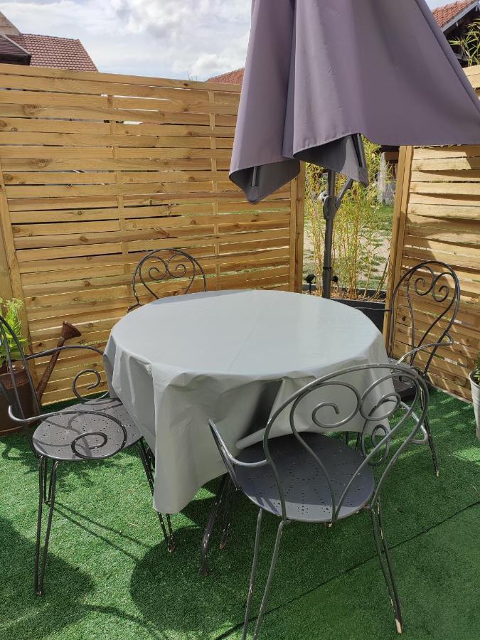 Maison De Campagne Avec Grand Parking Prive -Calme Et Serenite Chevincourt Bagian luar foto